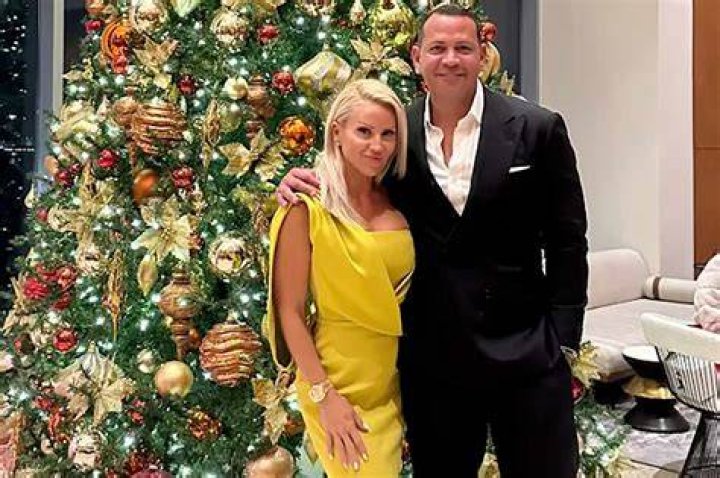 Alex Rodriguez makes things Instagram official with Jac Cordeiro