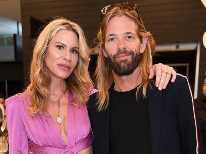 Alison Hawkins (Taylor Hawkins Wife) Wiki, Age, Biography, Family, Parents, Height 1 Alison Hawkins
