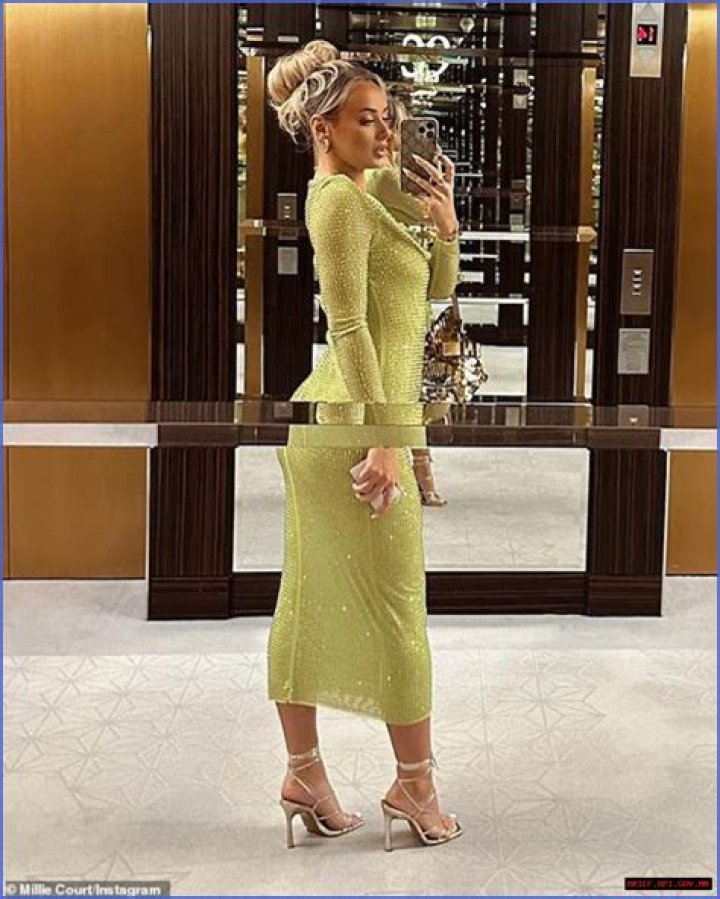 Chloe Burrows Height - CelebsHeight.org