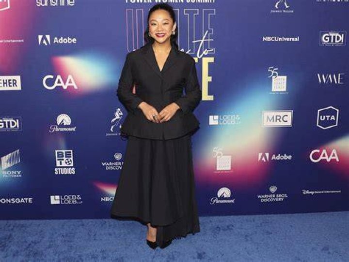 Everything to know about the Viv actress