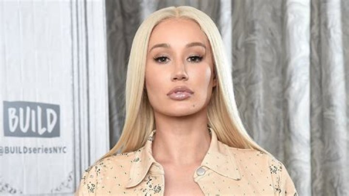 Iggy Azalea's pet Shrinkabull Jam Don't Shake Like That Jelli aka Jelli