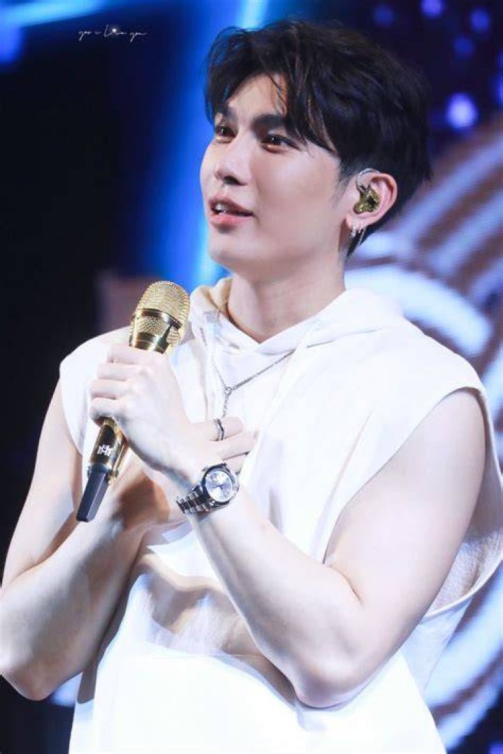 Mew-Suppasit