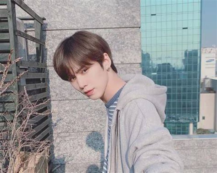 Park Min-hyuk (Rocky) Pets - Celebrity Pets