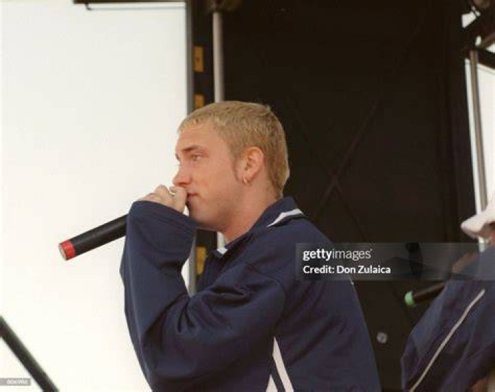 Rapper Eminem performs at the 2010 BET Awards in Los Angeles Rapper Eminem performs 'Not Afraid' at the 2010 BET Awards in Los Angeles June 27, 2010. REUTERS/Mario Anzuoni (UNITED STATES - Tags: ENTERTAINMENT)